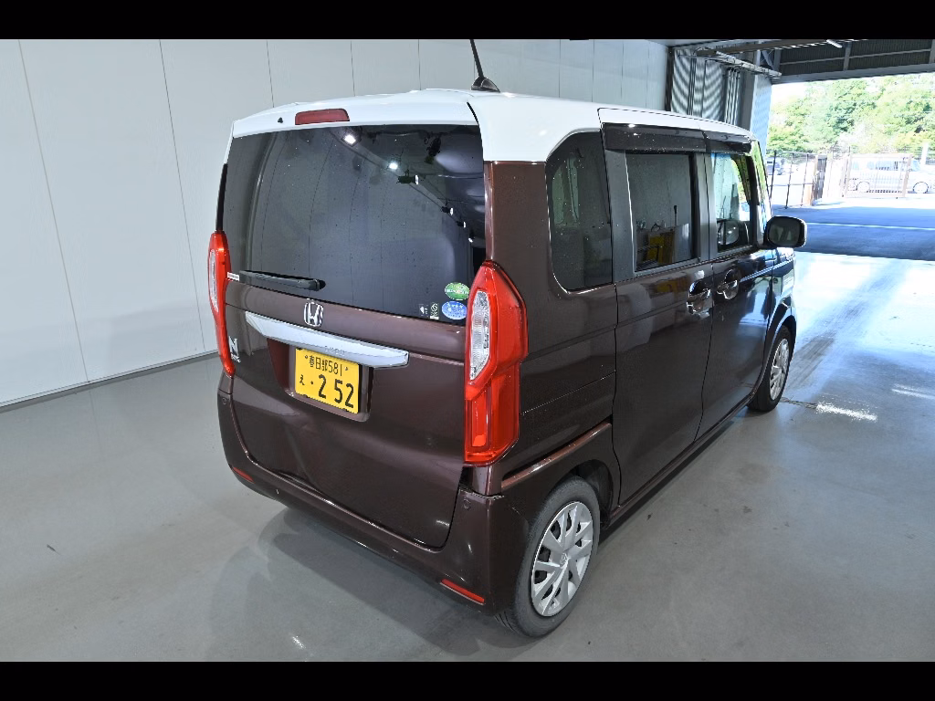 HONDA N-BOX