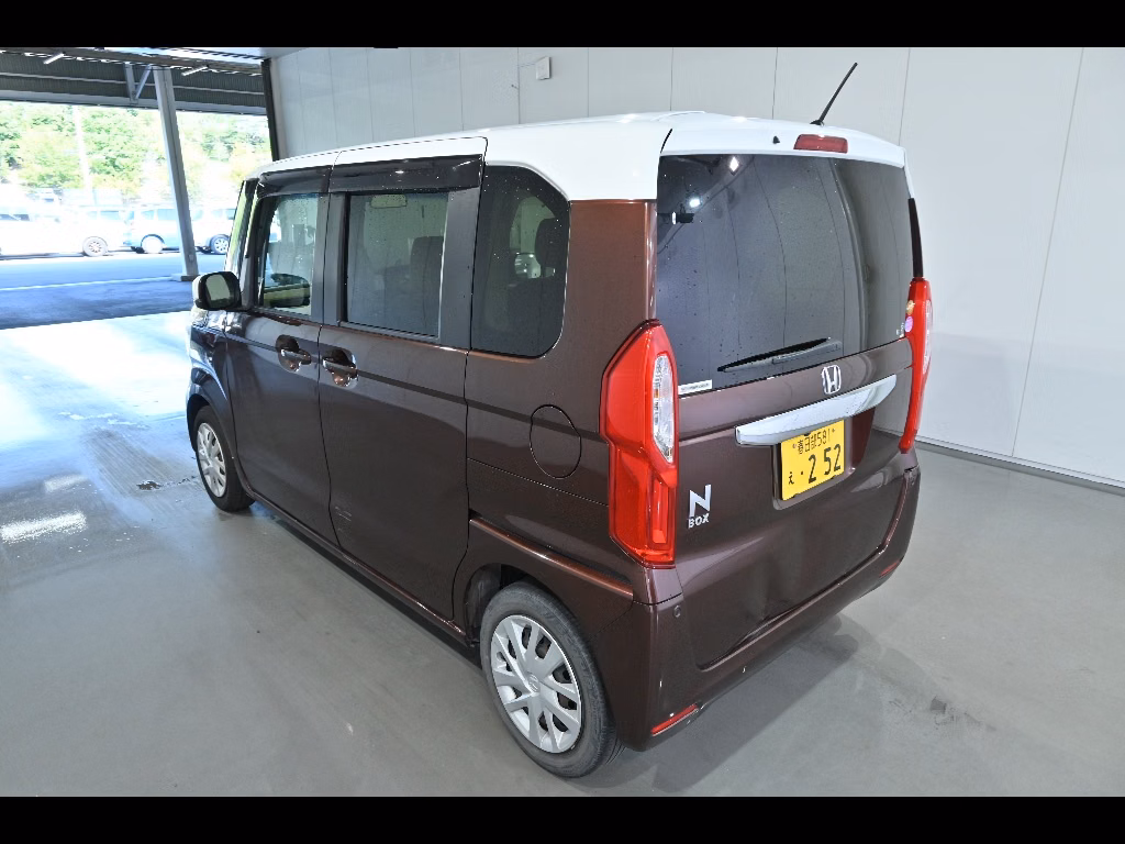 HONDA N-BOX