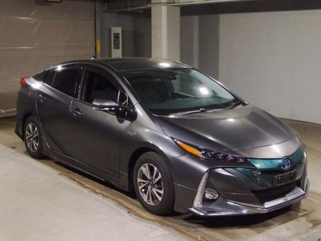 Toyota Prius PHV