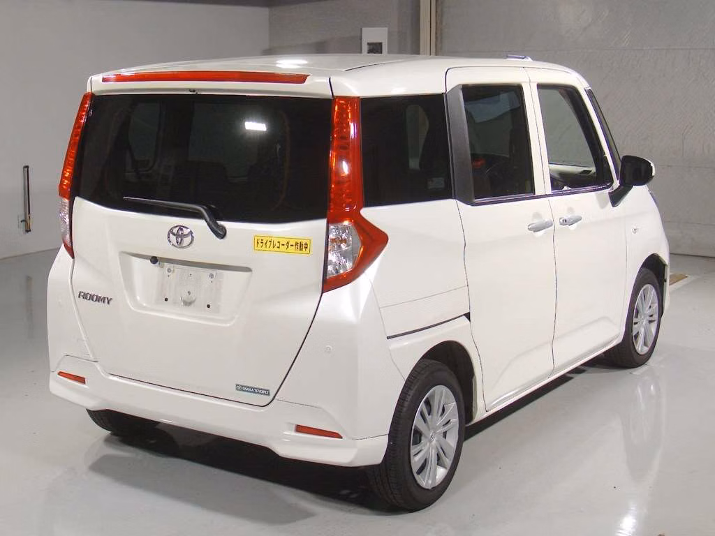 TOYOTA ROOMY