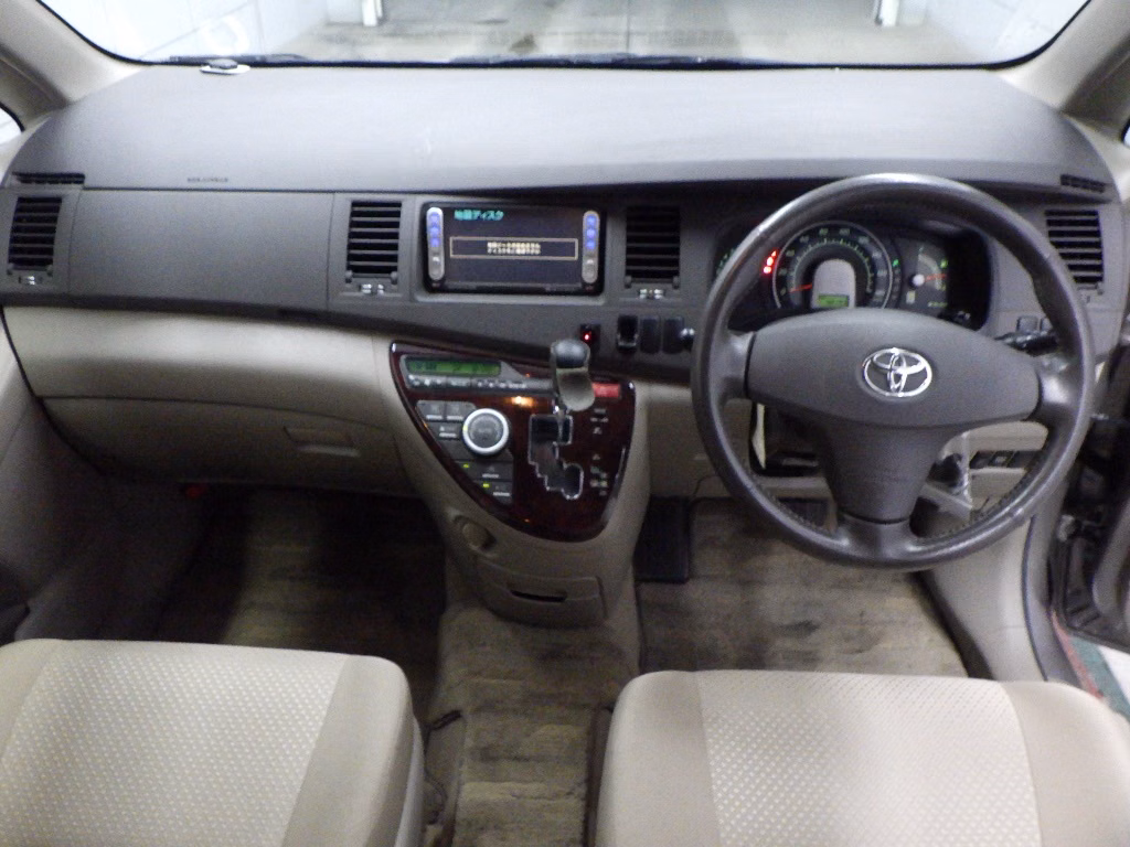 TOYOTA ISIS