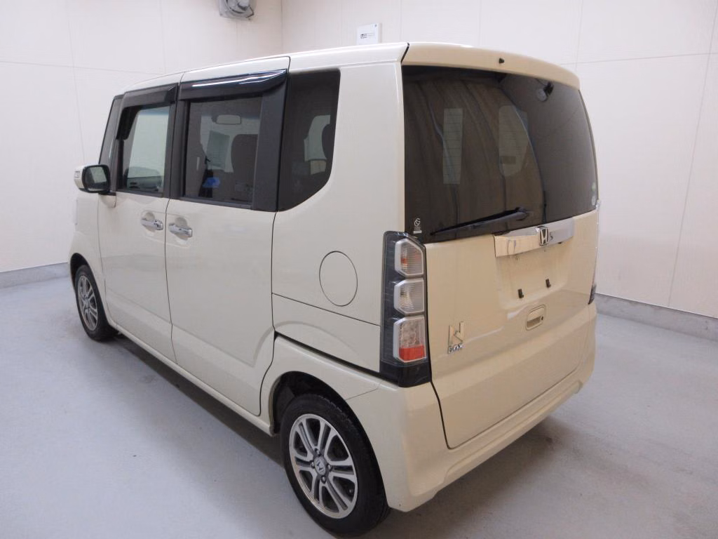 HONDA N-BOX