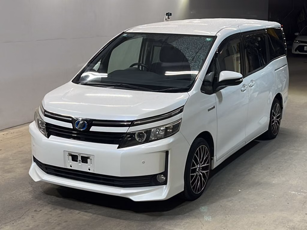 TOYOTA VOXY