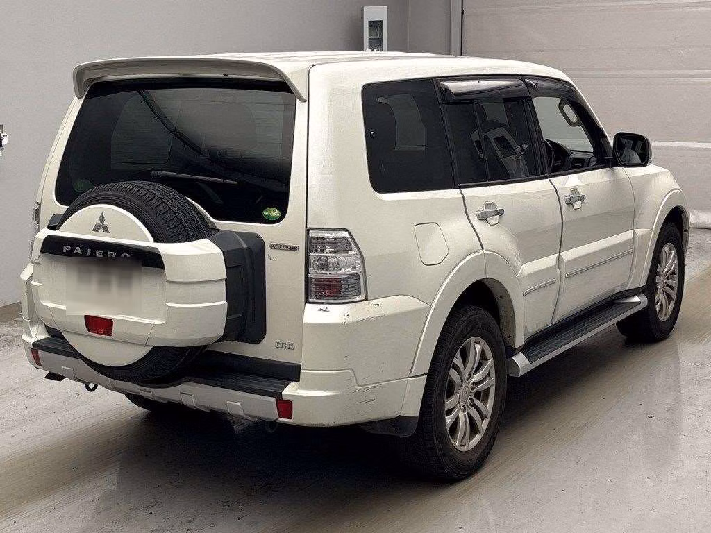MITSUBISHI PAJERO