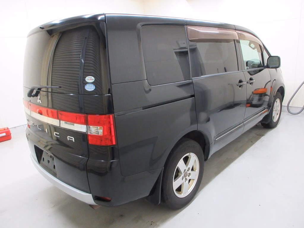 MITSUBISHI DELICA D:5