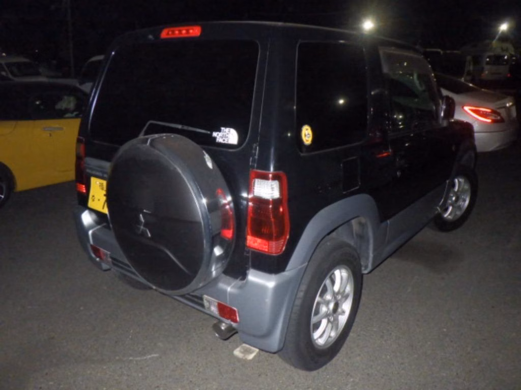 MITSUBISHI PAJERO MINI