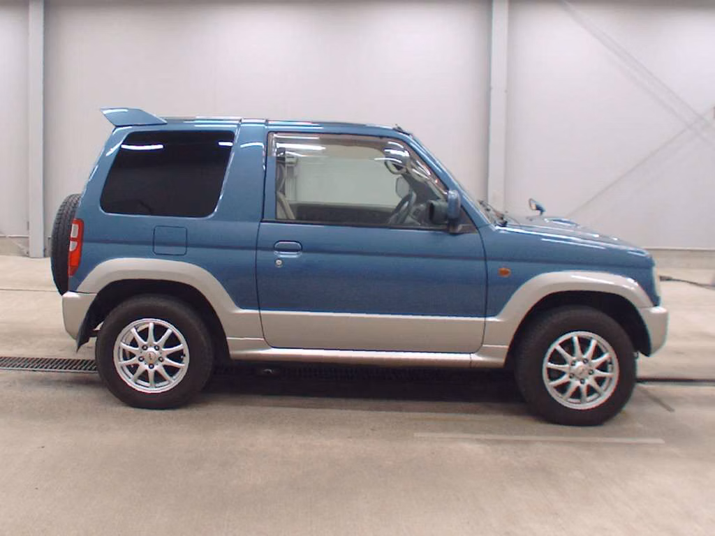 MITSUBISHI PAJERO MINI