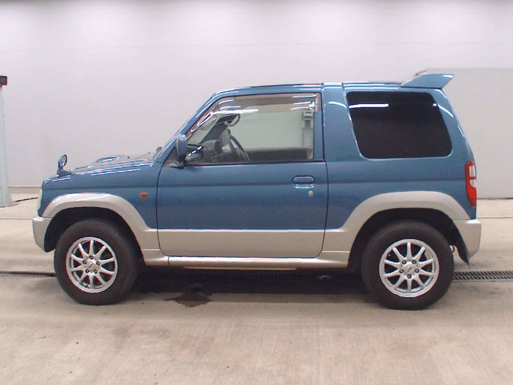 MITSUBISHI PAJERO MINI