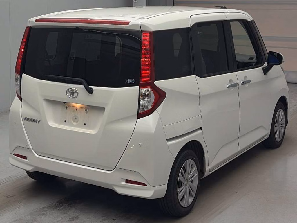 TOYOTA ROOMY