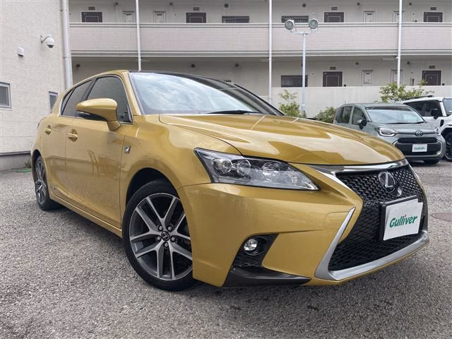 Lexus CT200h