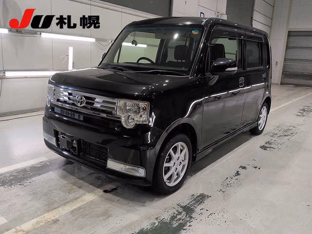 TOYOTA PIXIS SPACE