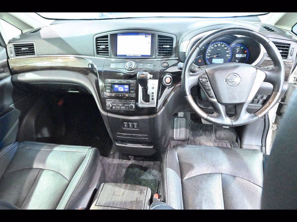 NISSAN ELGRAND