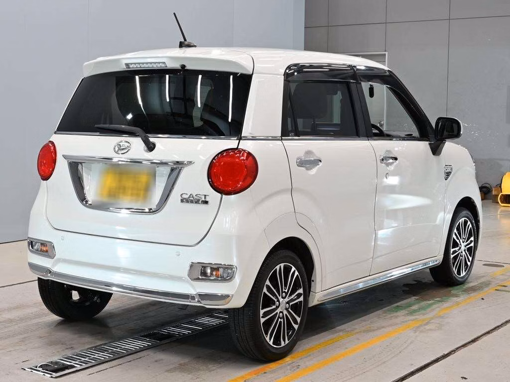 DAIHATSU CAST
