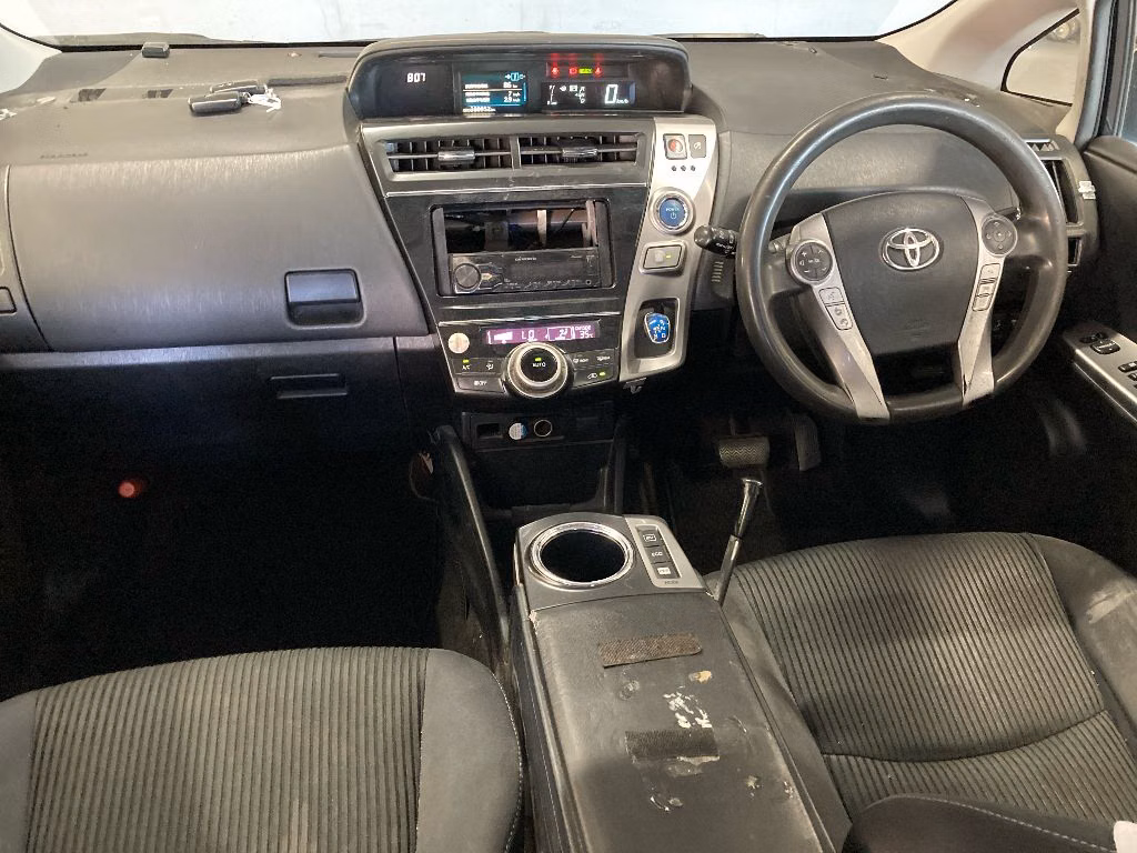 TOYOTA PRIUS ALPHA