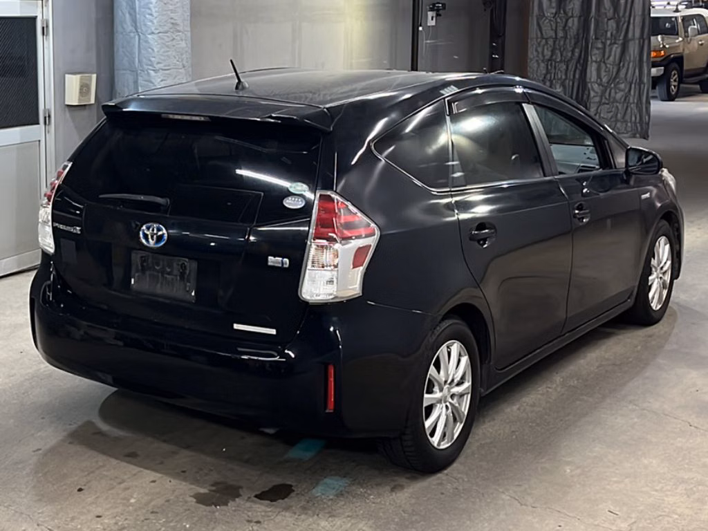 TOYOTA PRIUS ALPHA