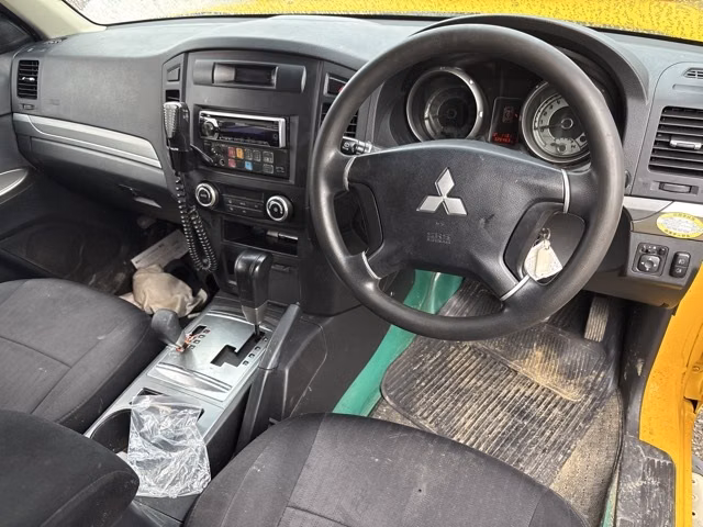 MITSUBISHI PAJERO