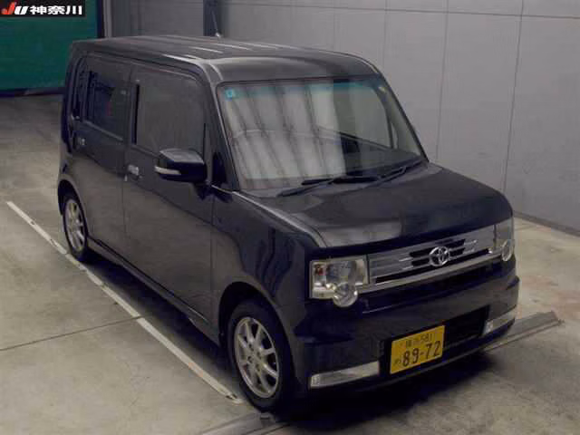 TOYOTA PIXIS SPACE