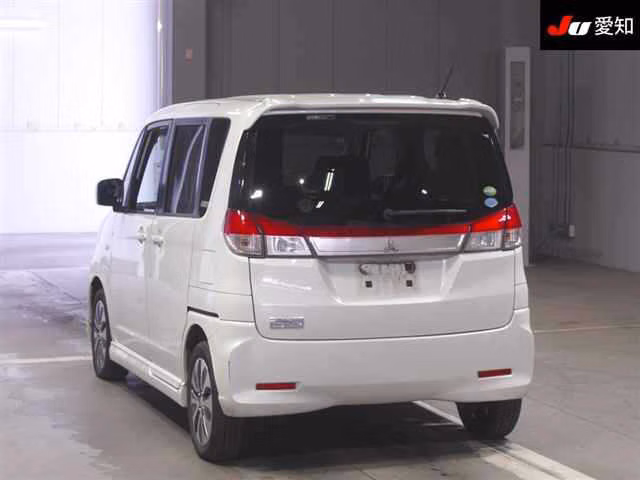 MITSUBISHI DELICA D:2