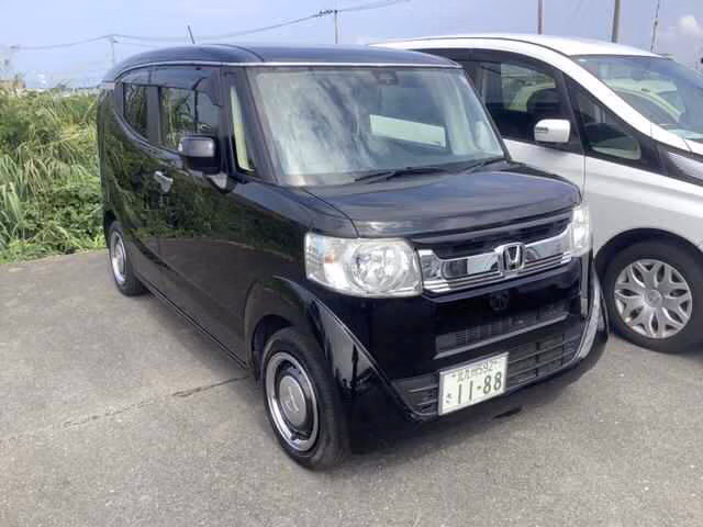 HONDA N-BOX SLASH