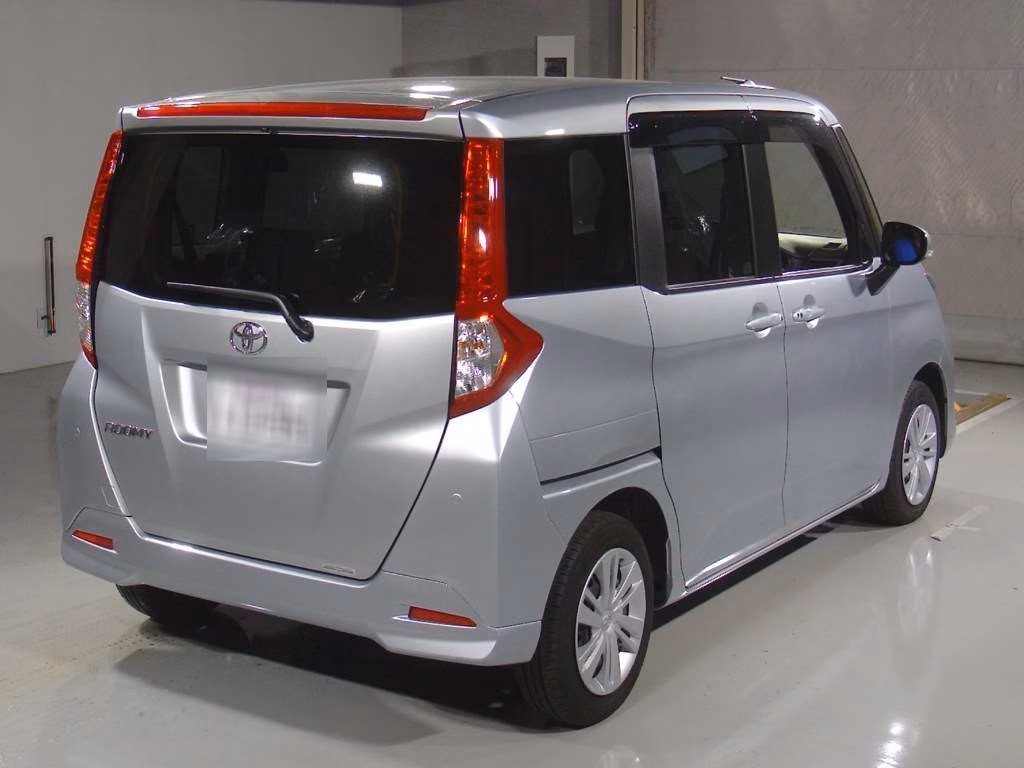TOYOTA ROOMY