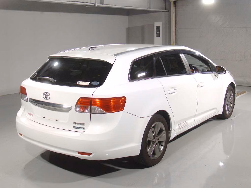 TOYOTA AVENSIS