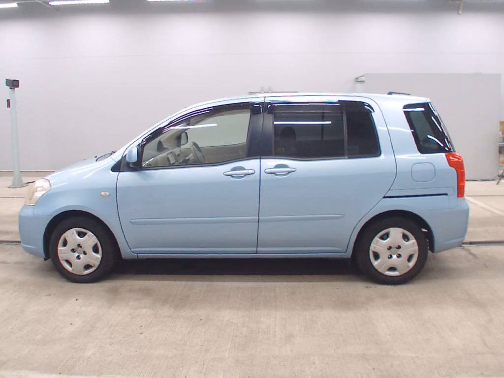 TOYOTA RAUM