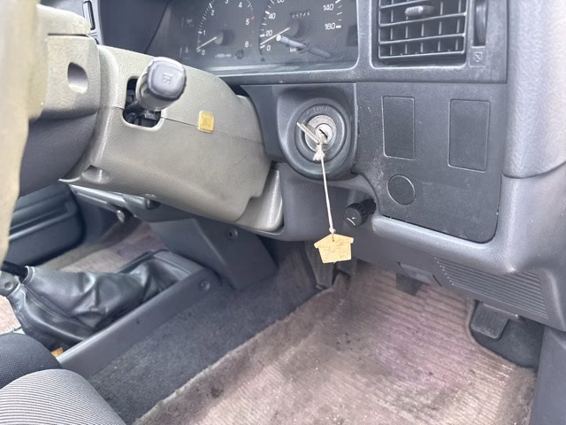 TOYOTA HILUX SURF