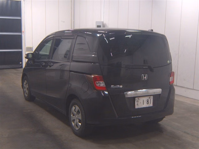 HONDA FREED SPIKE