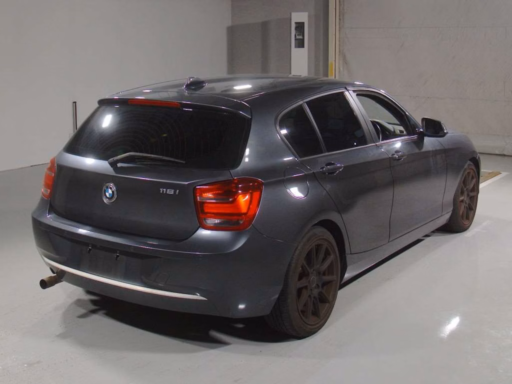 BMW 1-SERIES