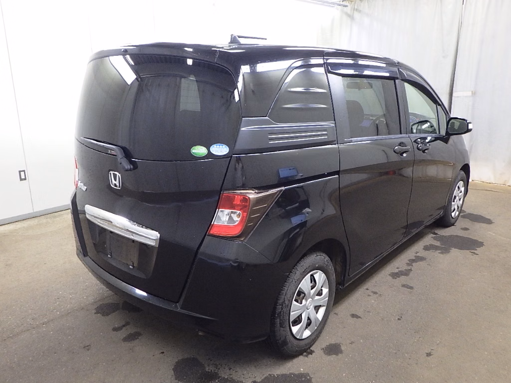 HONDA FREED SPIKE