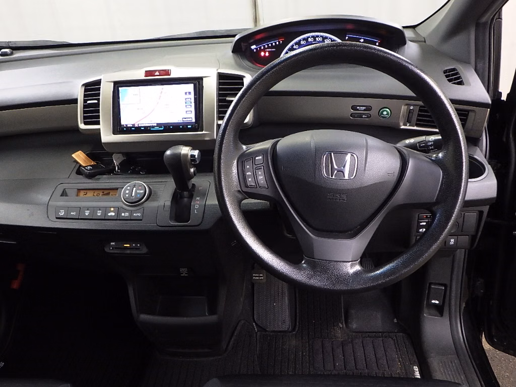 HONDA FREED SPIKE
