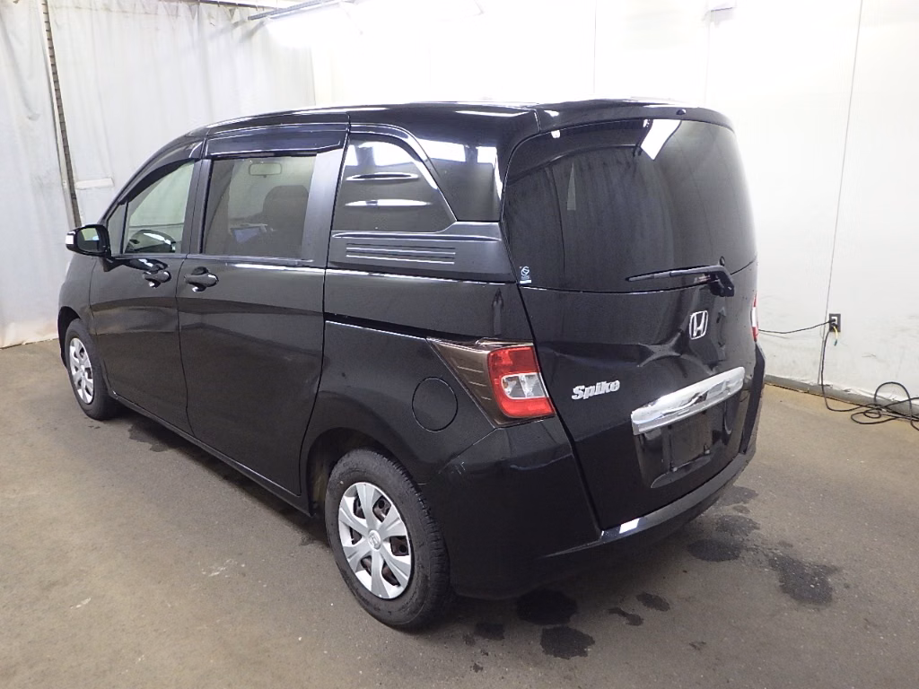 HONDA FREED SPIKE