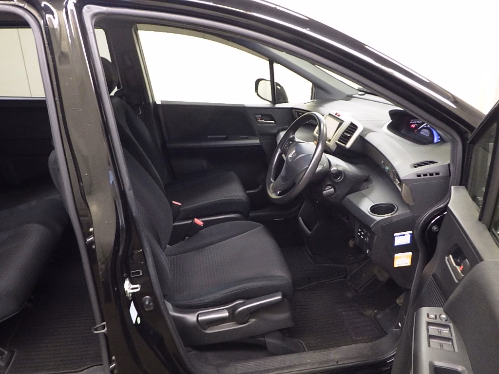 HONDA FREED SPIKE