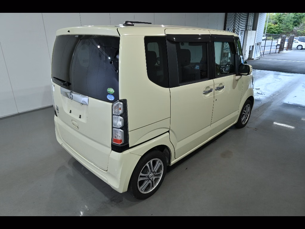 HONDA N-BOX