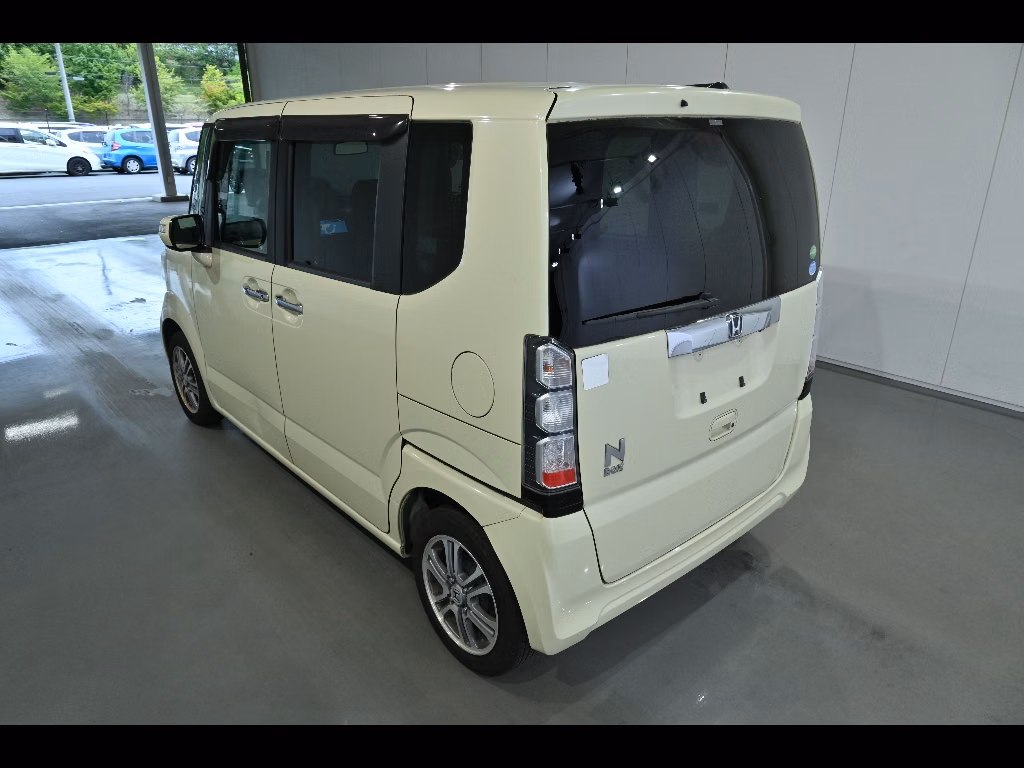 HONDA N-BOX