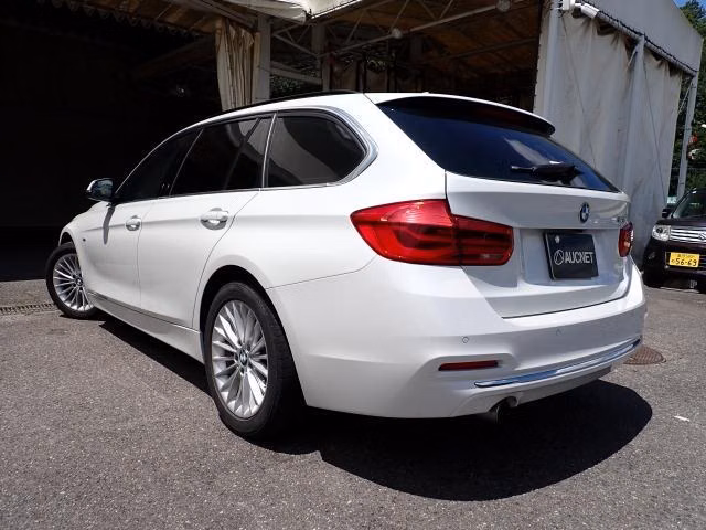 BMW 3-SERIES