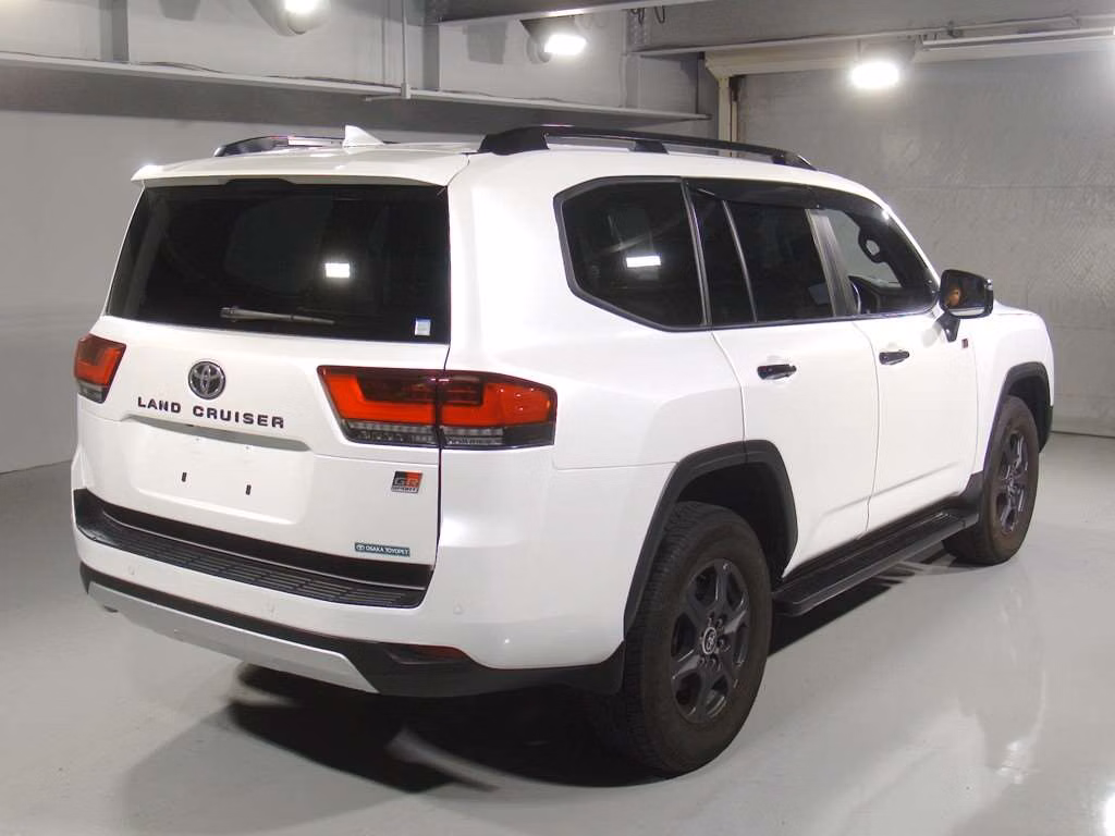 TOYOTA LAND CRUISER