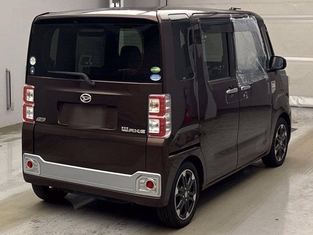 DAIHATSU WAKE