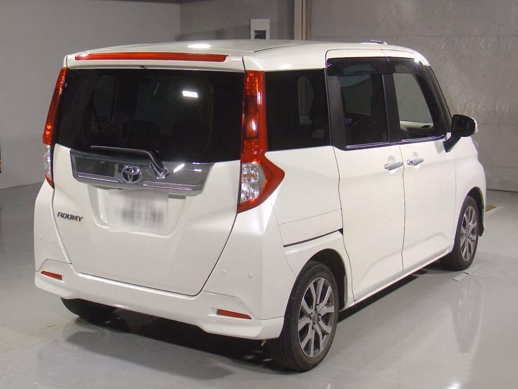 TOYOTA ROOMY