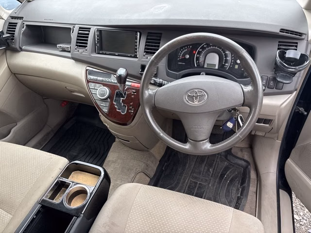 TOYOTA ISIS