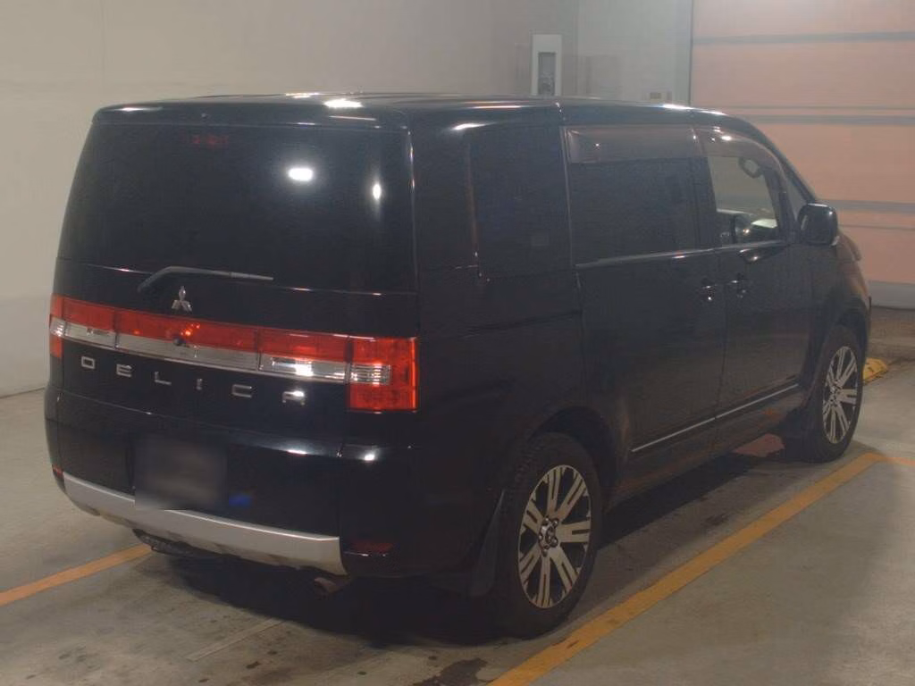 MITSUBISHI DELICA D:5