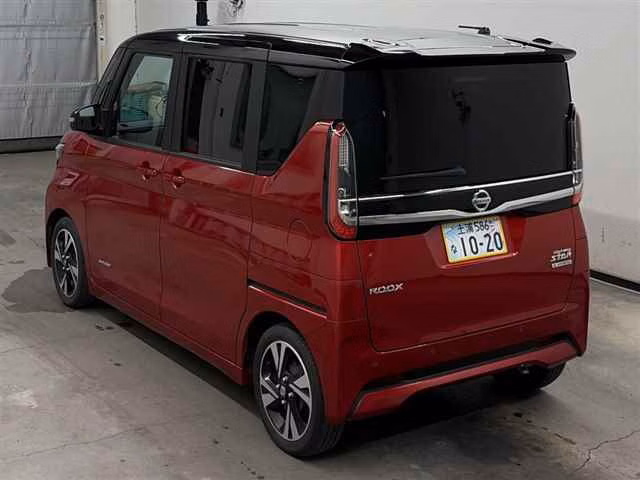 NISSAN ROOX