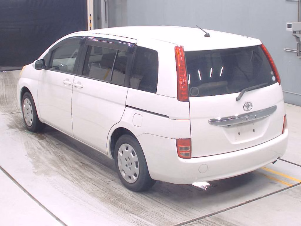 TOYOTA ISIS