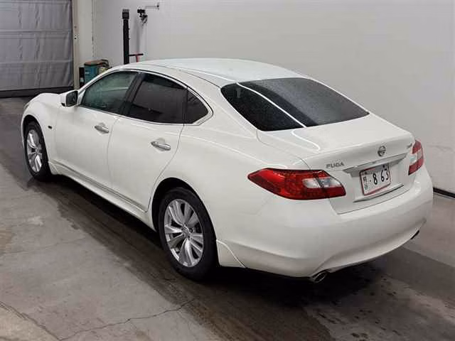 NISSAN FUGA