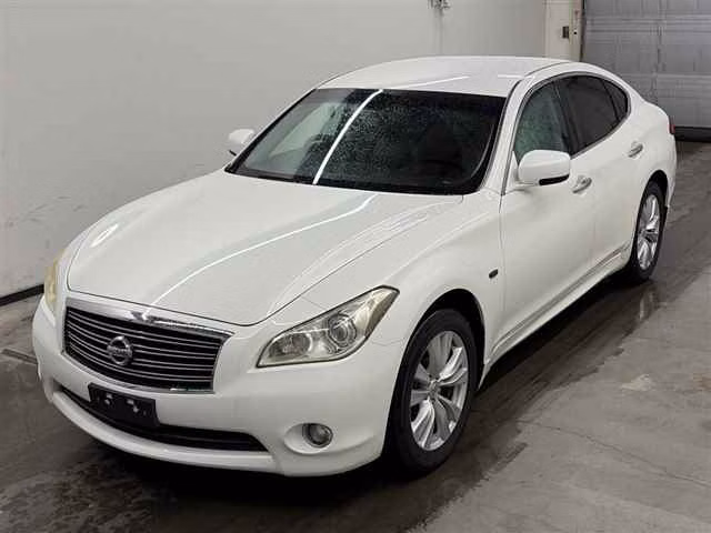 NISSAN FUGA