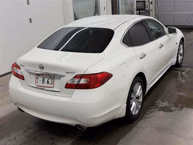 NISSAN FUGA