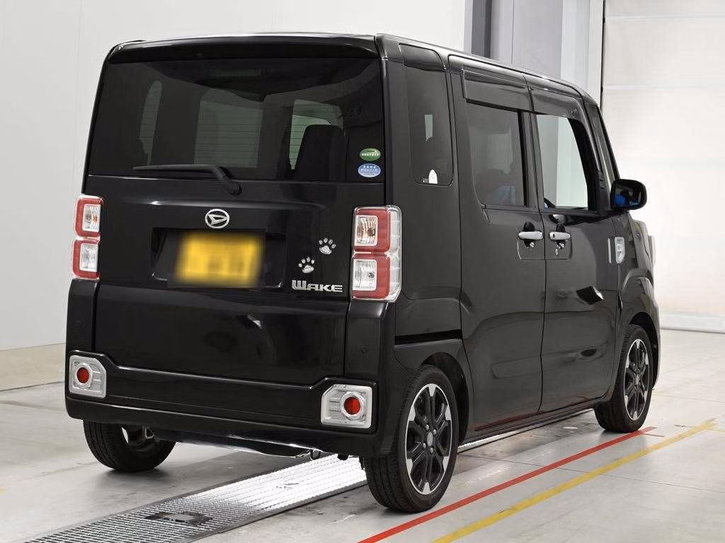 DAIHATSU WAKE