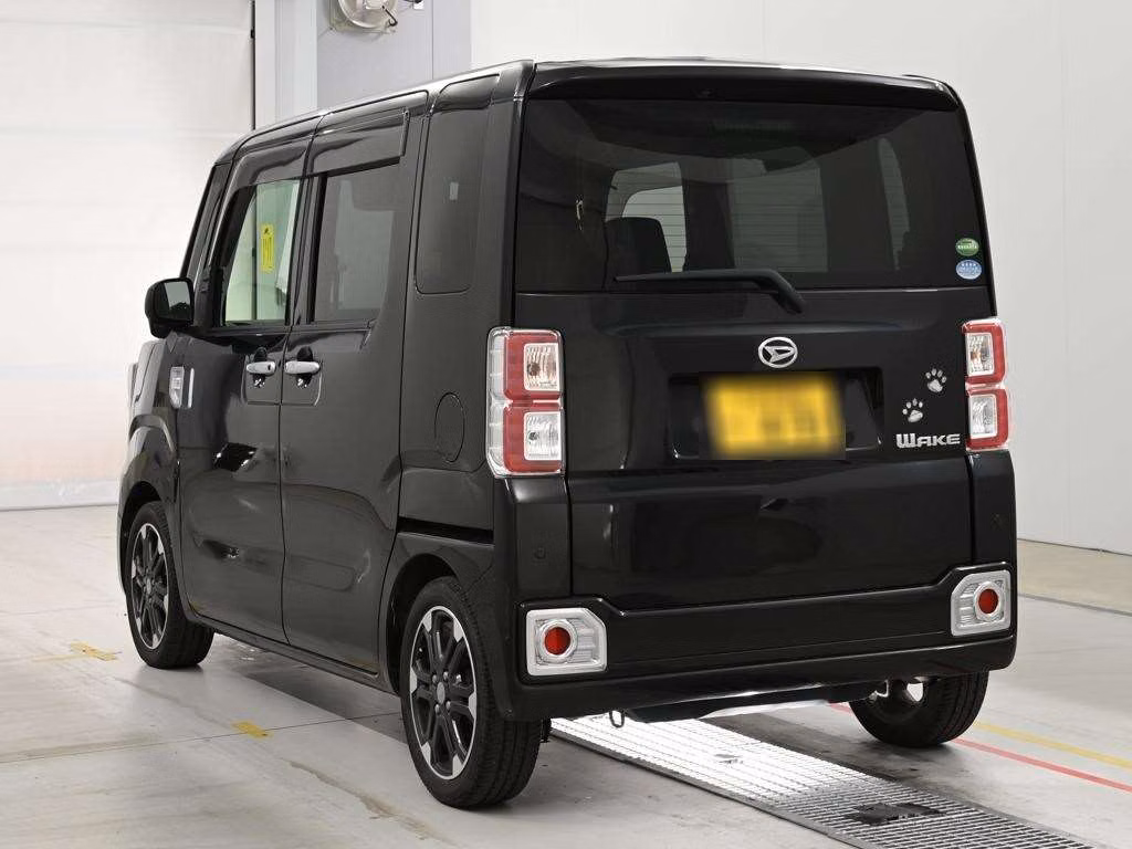 DAIHATSU WAKE