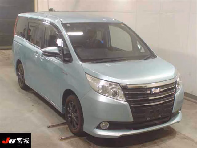 TOYOTA NOAH