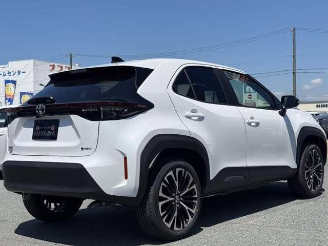 TOYOTA YARIS CROSS